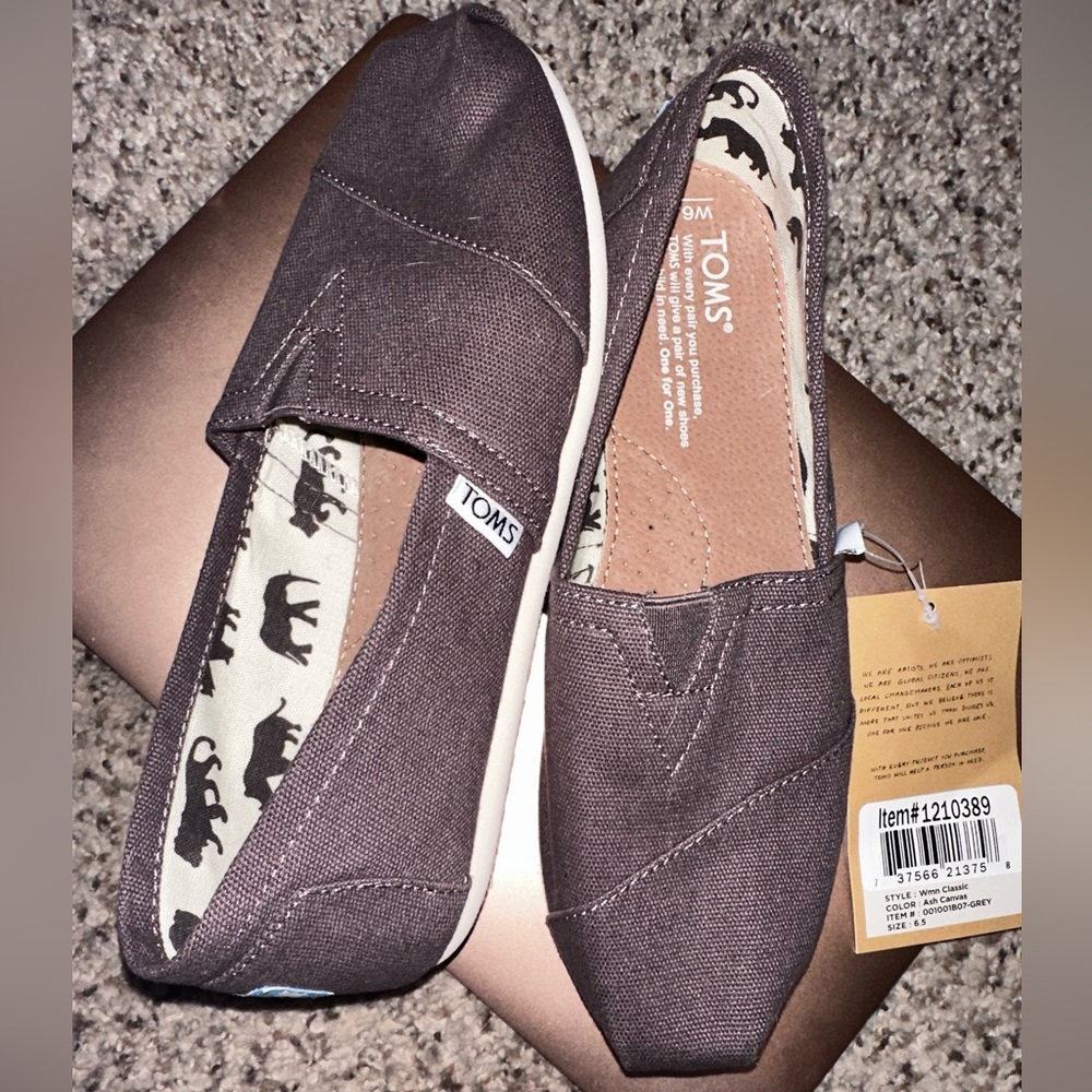 Toms Ash Canvas Grey Flat Shoes New NWT